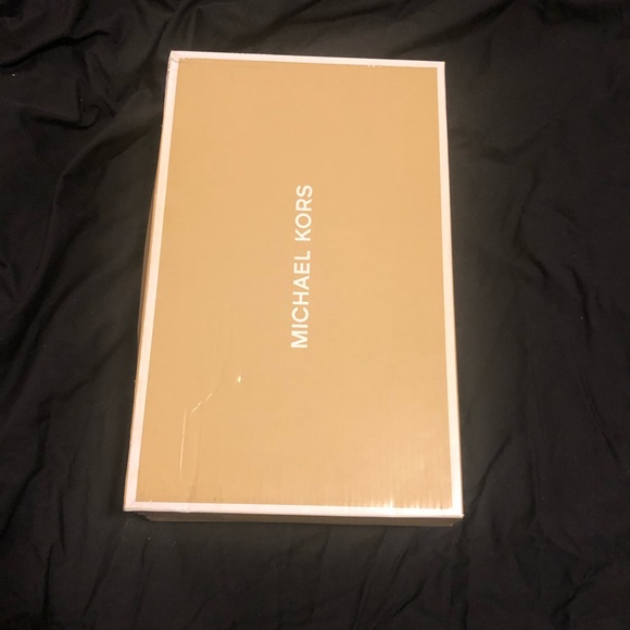Michael Kors Sneakers - Picture 1 of 5